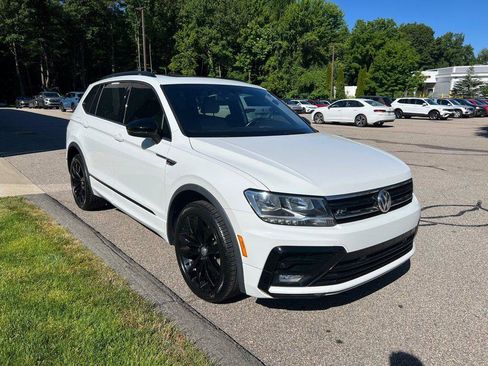 Certified 2020 Volkswagen Tiguan SE R-Line w/ 3rd Row Seat Package AWD/4WD image 7