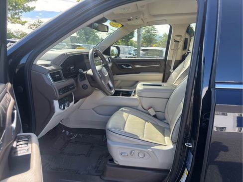 Used 2023 GMC Yukon Denali AWD/4WD image 12
