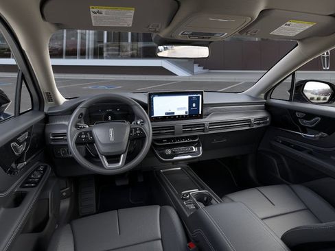 New 2024 Lincoln Corsair Reserve image 9