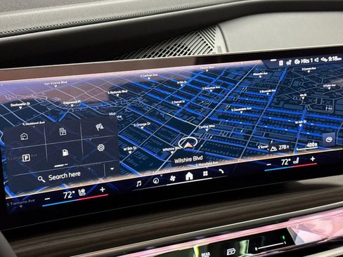 New 2026 BMW 740i w/ Executive Package image 23