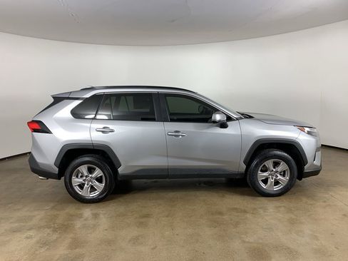 Used 2022 Toyota RAV4 XLE w/ Convenience Package AWD/4WD image 7