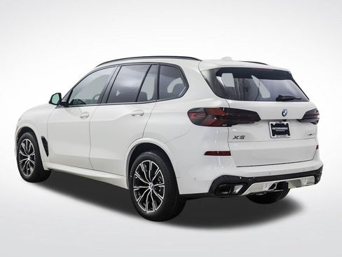 New 2026 BMW X5 xDrive40i w/ M Sport Package AWD/4WD image 3