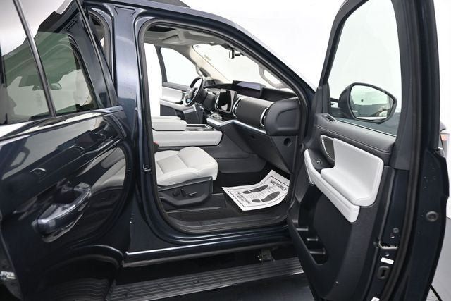 Used 2025 Ford Expedition Platinum w/ Driver's Package AWD/4WD image 14