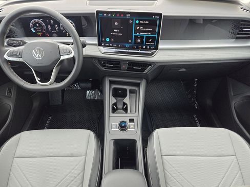 New 2026 Volkswagen Tiguan SE AWD/4WD image 22