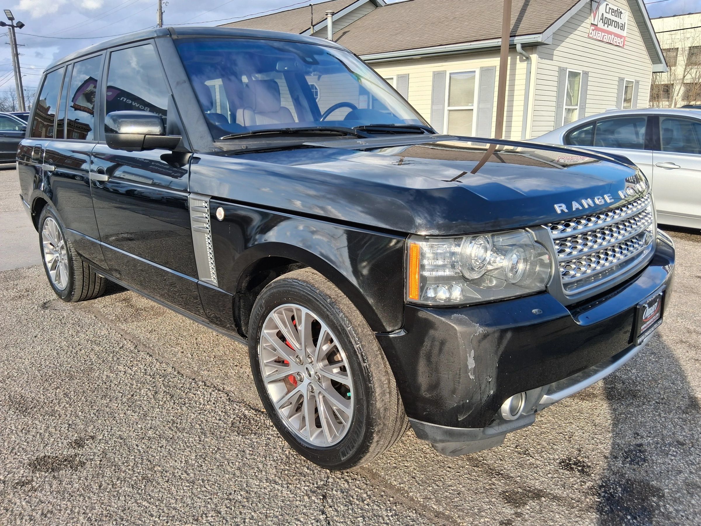 Used 2011 Land Rover Range Rover Supercharged AWD/4WD image 2
