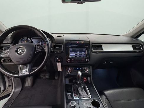 Used 2014 Volkswagen Touareg Sport AWD/4WD image 10