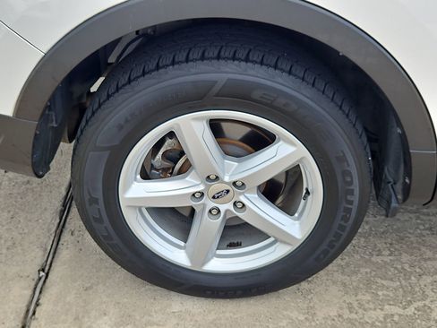 Used 2018 Ford Explorer XLT FWD image 10
