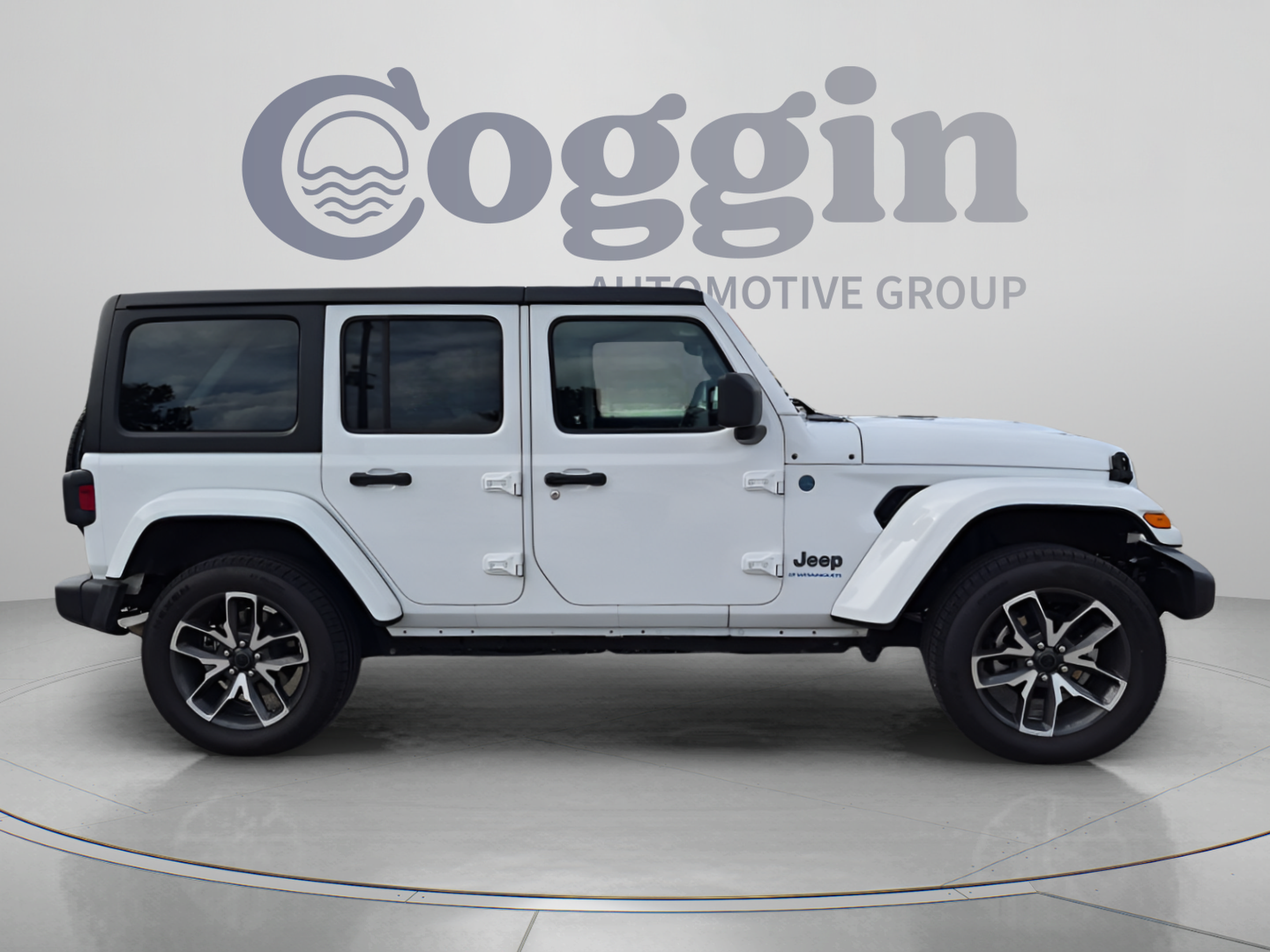 Used 2024 Jeep Wrangler Unlimited AWD/4WD image 6