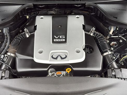 Used 2019 INFINITI Q70 Luxe w/ Sport Package image 31