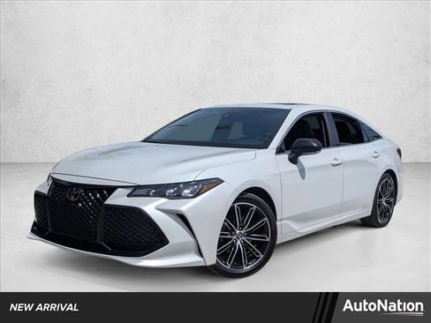 Used 2019 Toyota Avalon XSE FWD image 1