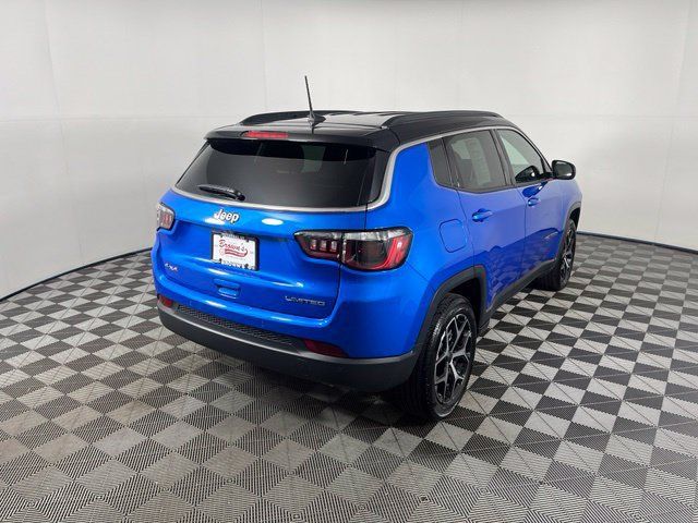 Used 2026 Jeep Compass Limited AWD/4WD image 7