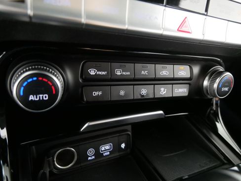 Used 2020 Kia Stinger GT-Line w/ Sun & Sound Package image 23