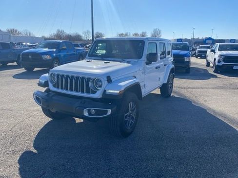 Used 2024 Jeep Wrangler Sahara image 2