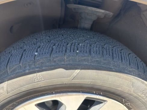 Used 2022 Subaru Outback Premium image 3