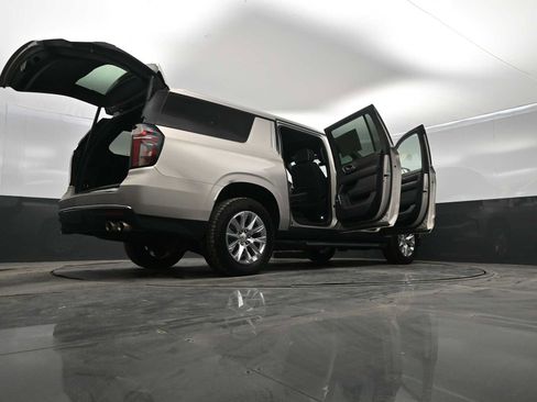 Used 2024 Chevrolet Suburban Premier image 44