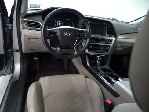 Used 2016 Hyundai Sonata Sport w/ Option Group 1V FWD image 5