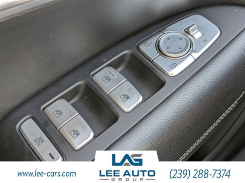 Used 2021 Genesis G70 2.0T RWD image 17