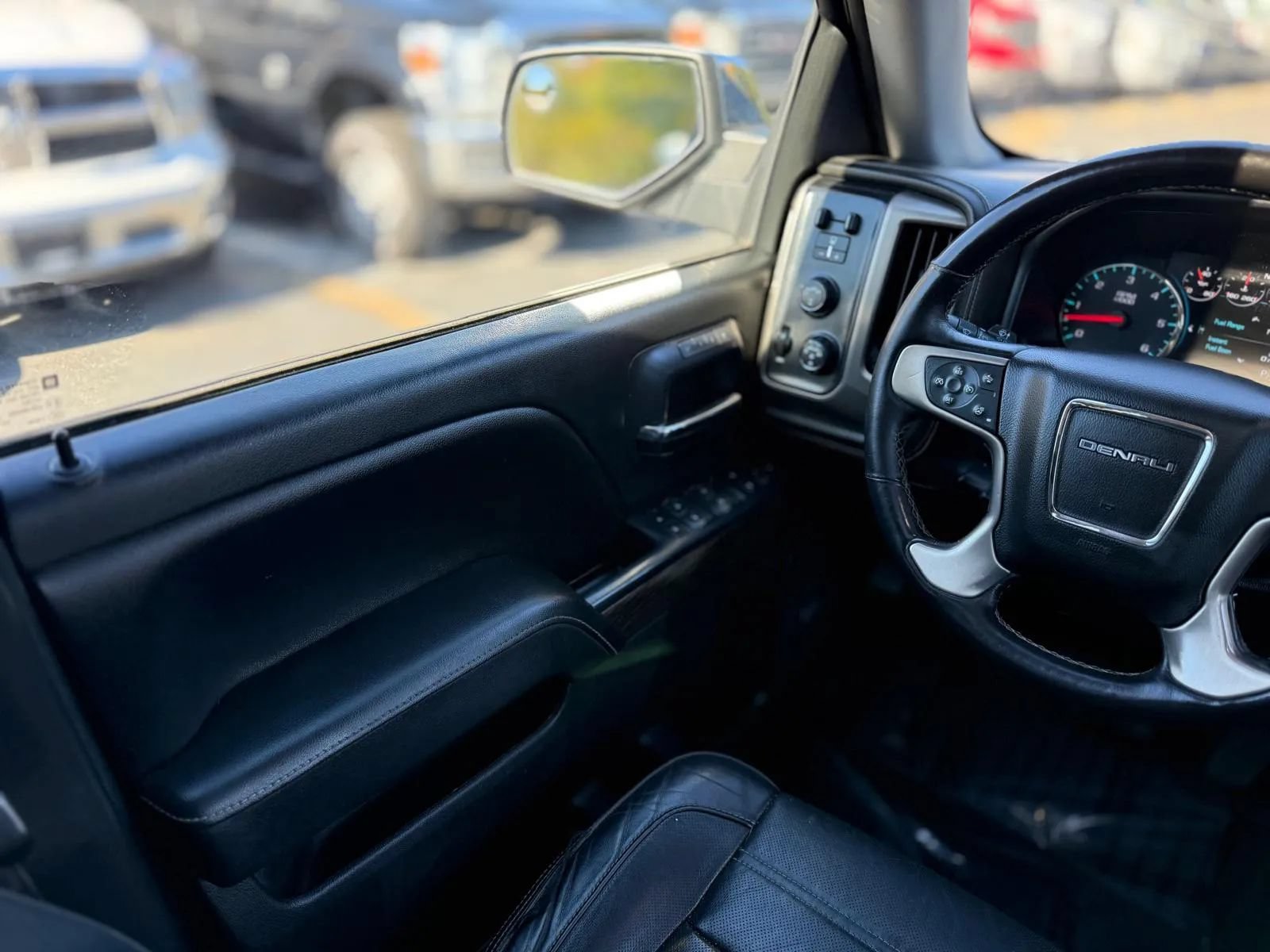 Used 2017 GMC Sierra 1500 Denali w/ Denali Ultimate Package AWD/4WD image 22