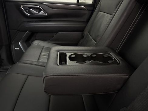 Used 2024 Chevrolet Suburban LT image 27