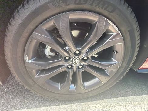 Used 2023 Toyota Sienna XSE FWD image 9
