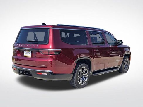 Used 2024 Jeep Wagoneer L Series II w/ Flexible Seating Group AWD/4WD image 13