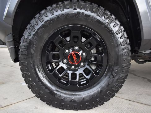 Used 2022 Toyota Tacoma SR5 w/ Technology Package RWD image 14