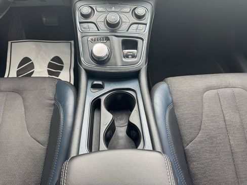 Used 2015 Chrysler 200 S FWD image 14
