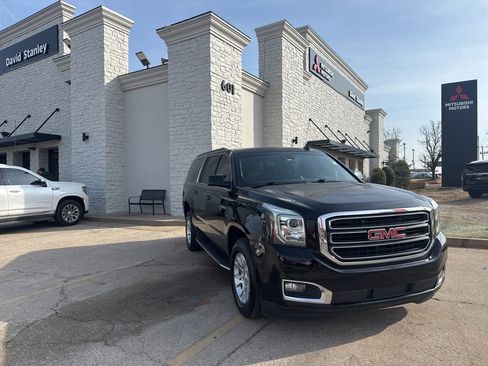 Used 2018 GMC Yukon XL SLT w/ Open Road Package image 2