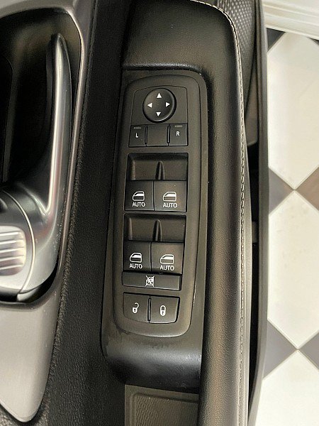 Used 2026 Chrysler Pacifica Select FWD image 20
