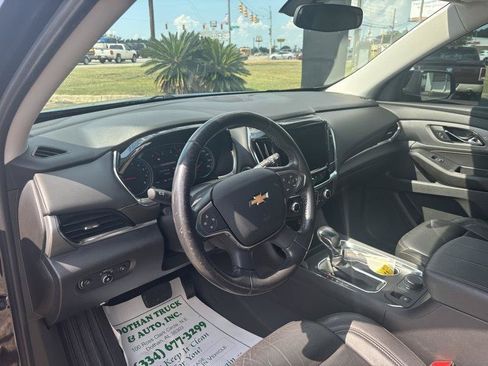 Used 2021 Chevrolet Traverse LT AWD/4WD image 11