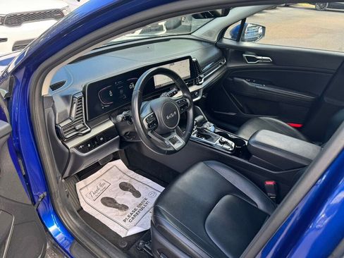 Used 2024 Kia Sportage EX FWD image 3
