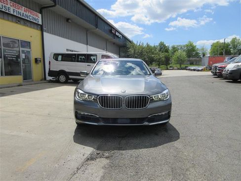 Used 2017 BMW 740i RWD image 38