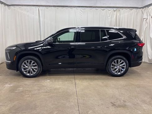 Used 2025 Buick Enclave Preferred AWD/4WD image 7