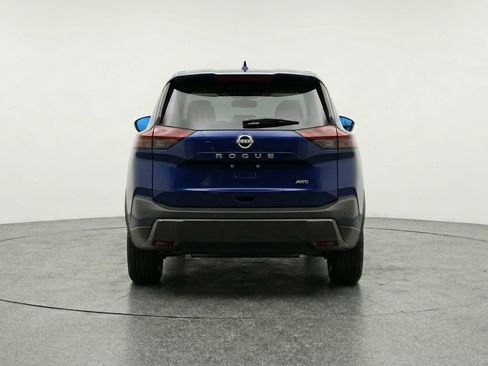 Used 2025 Nissan Rogue SV image 7