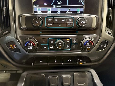 Used 2018 Chevrolet Silverado 1500 LT w/ All Star Edition image 19