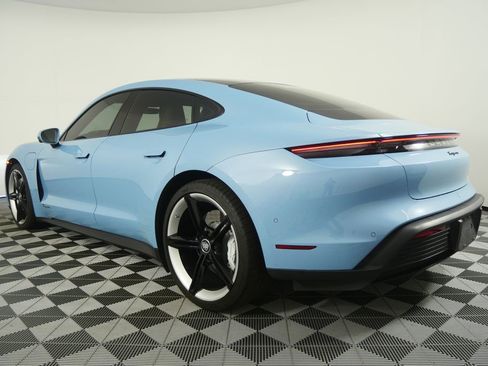Used 2022 Porsche Taycan image 7