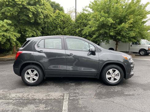Used 2020 Chevrolet Trax LS FWD image 48