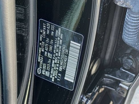 Used 2025 Hyundai Elantra Limited FWD image 37