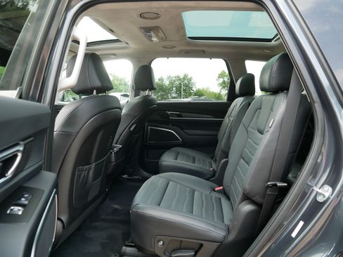 Certified 2024 Kia Telluride SX Prestige AWD/4WD image 37