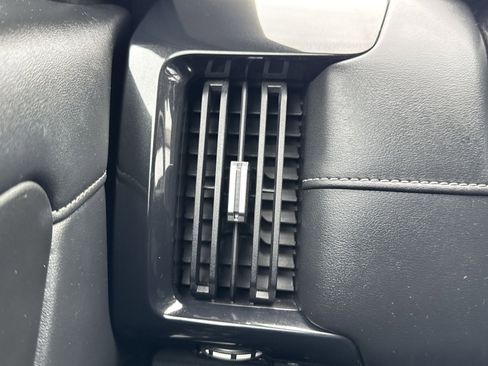 Used 2022 Nissan Pathfinder SV image 21