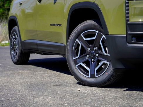 New 2026 Jeep Cherokee Laredo AWD/4WD image 3