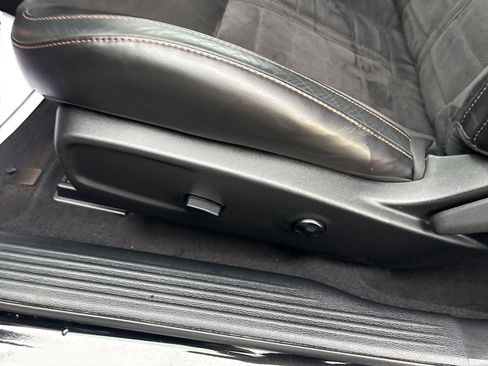 Used 2020 Dodge Challenger R/T image 18