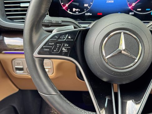 Used 2024 Mercedes-Benz GLS 450 4MATIC image 23