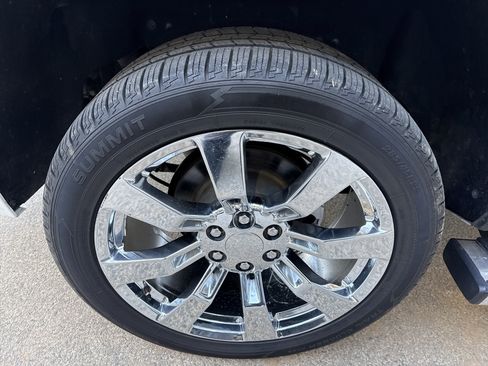 Used 2015 Chevrolet Tahoe LTZ image 18