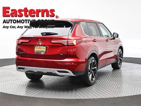 Used 2024 Mitsubishi Outlander SE AWD/4WD image 5