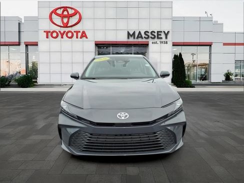 Used 2026 Toyota Camry LE FWD image 8