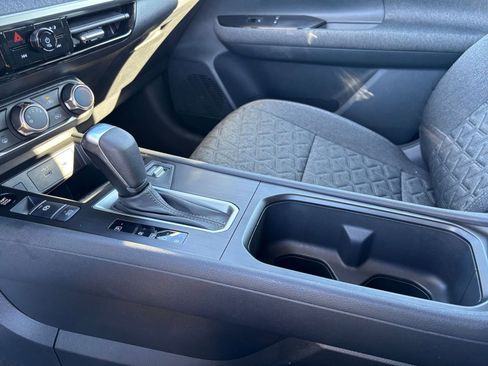 Used 2025 Nissan Kicks SV image 46