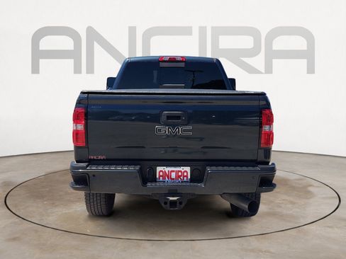 Used 2018 GMC Sierra 2500 Denali w/ Duramax Plus Package AWD/4WD image 9