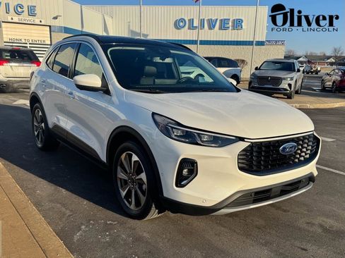 Used 2023 Ford Escape Platinum w/ Premium Technology Package image 1