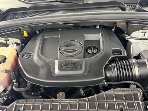 Certified 2023 Jeep Grand Cherokee Summit AWD/4WD image 33